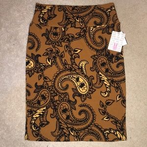 LulaRoe Cassie Skirt size Medium, new with tags!
